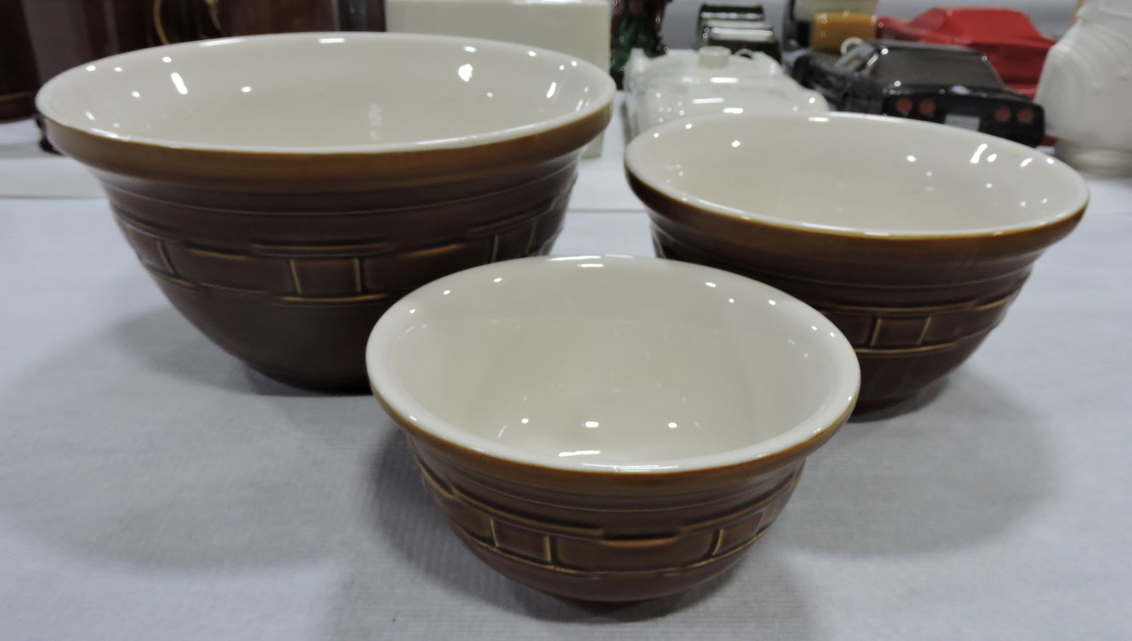 Hall China Longaberger 3 pc nesting bowl (1 of 1)