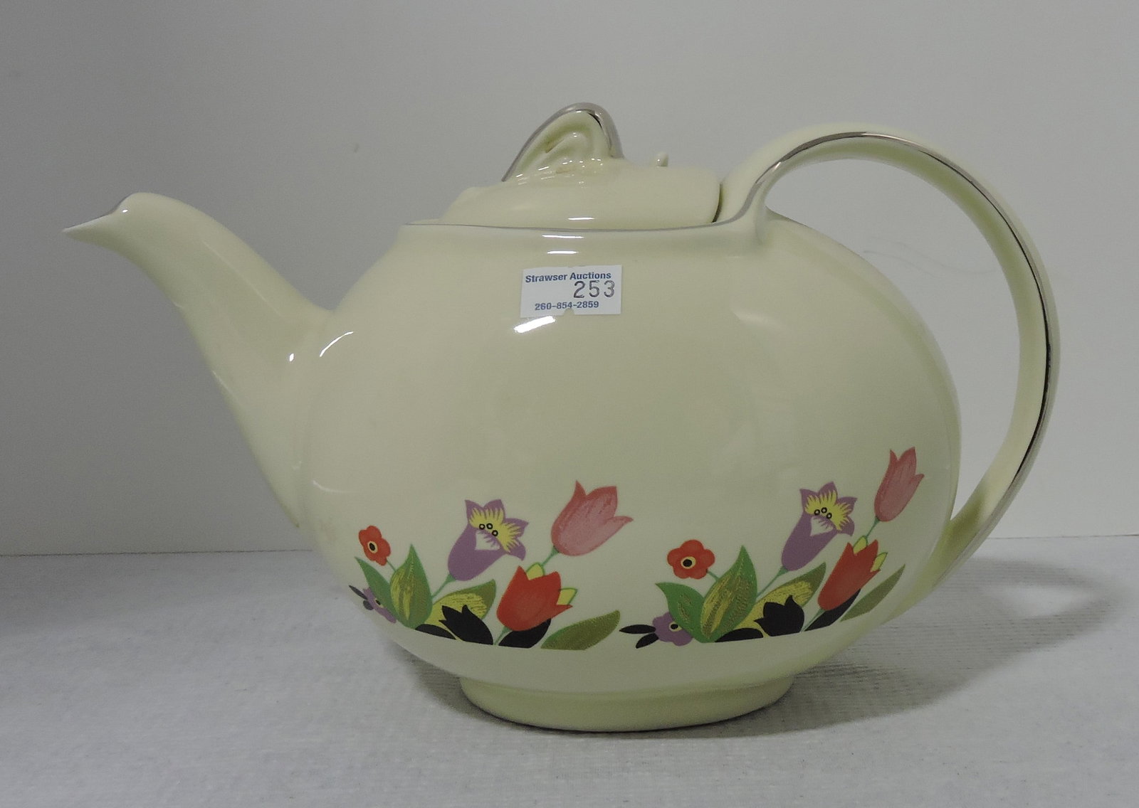Hall China Crocus hook teapot: .