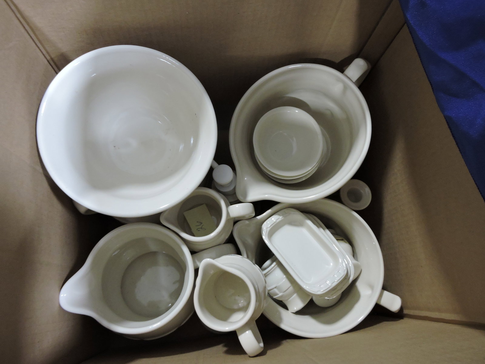 Hall China Longaberger box of pieces: .