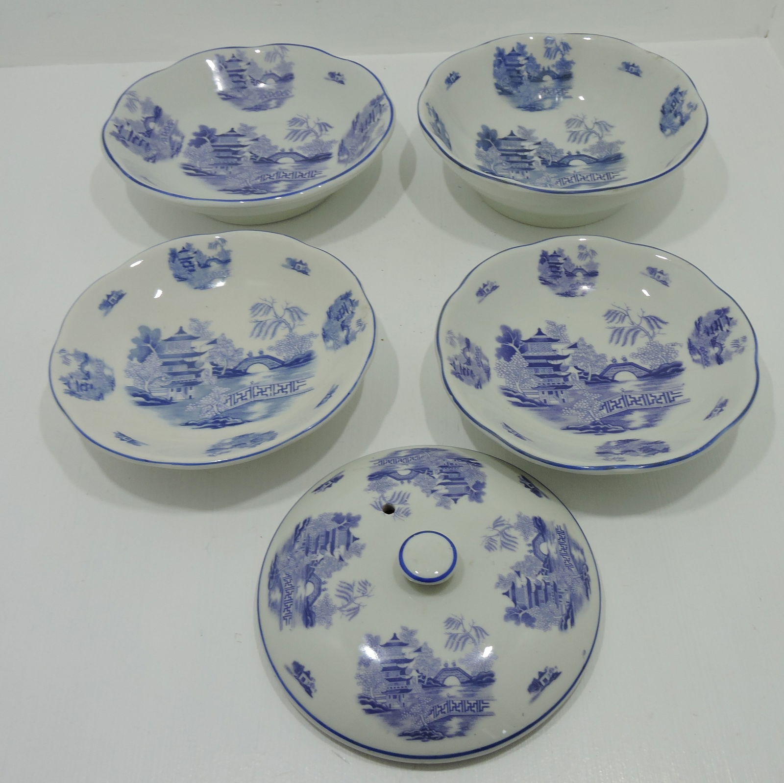 Hall China Blue Willow lot of 5 pcs (1 of 1)