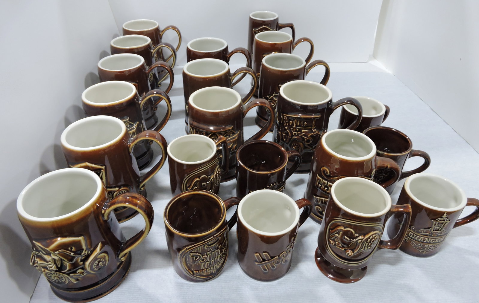 Hall China lot of 22 mugs: .
