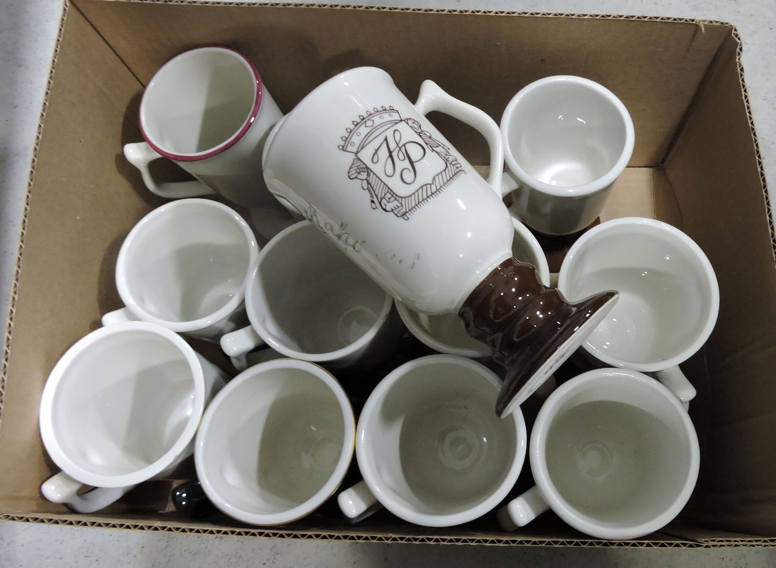 Hall China box of 12 pedestal mugs (1 of 1)