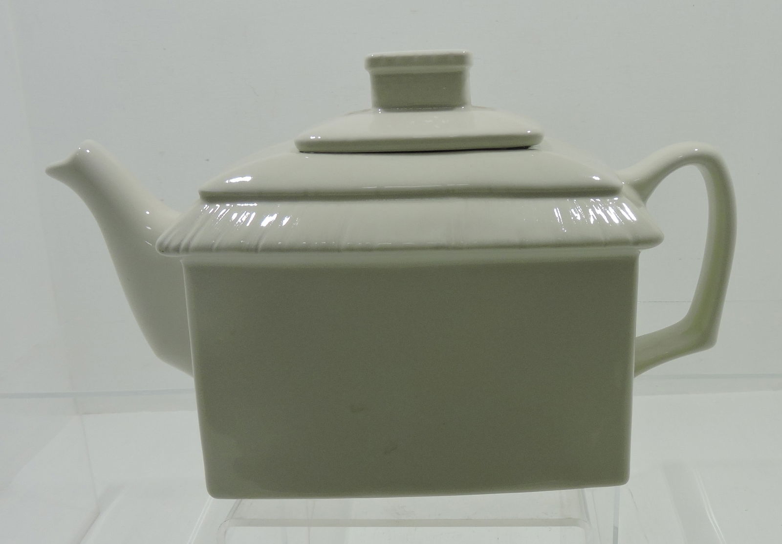 Hall China McCormick Tea House teapot (1 of 1)
