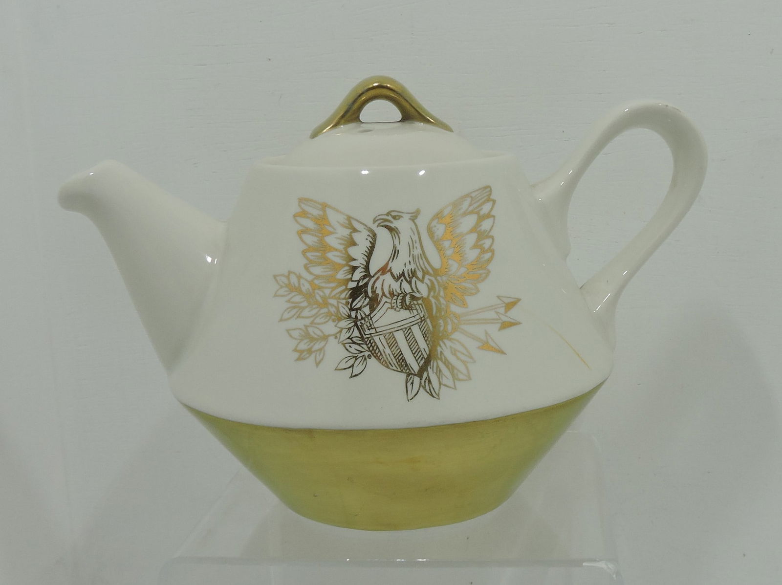 Hall China Flare Ware teapot (1 of 1)