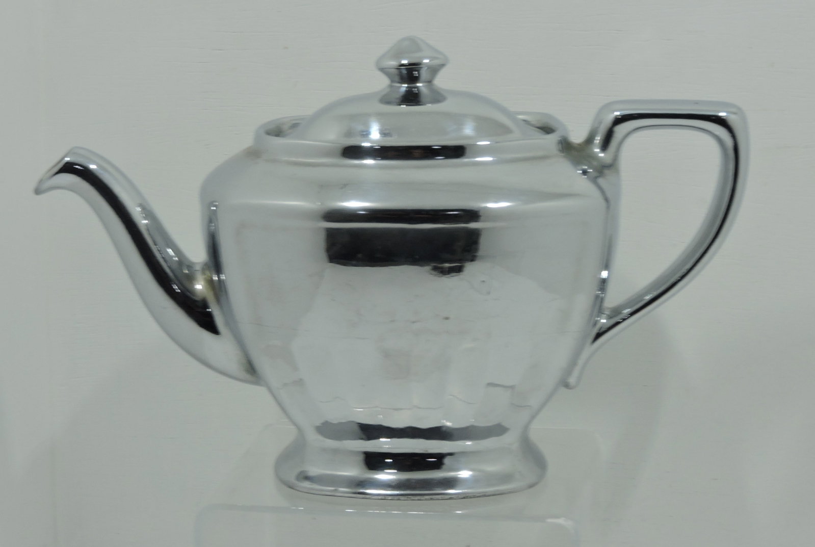 Hall China Hollywood teapot: .