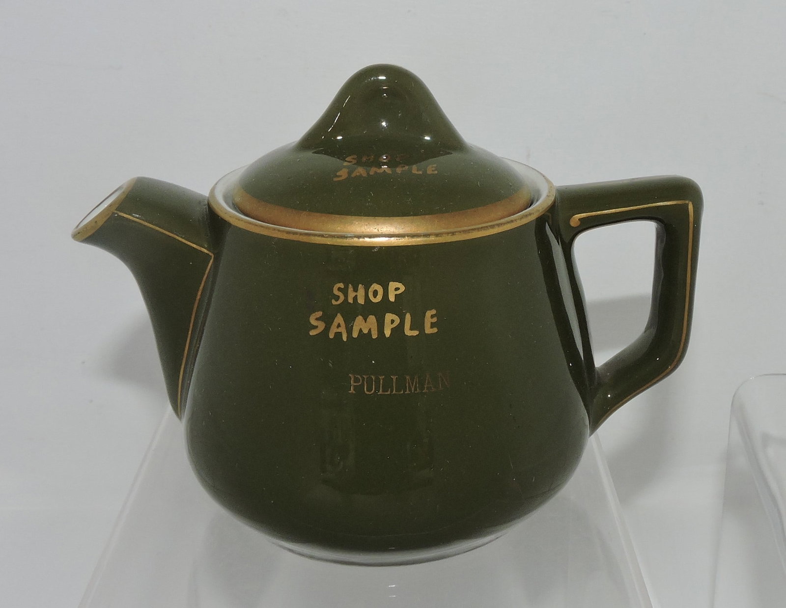 Hall China Buffet teapot: .