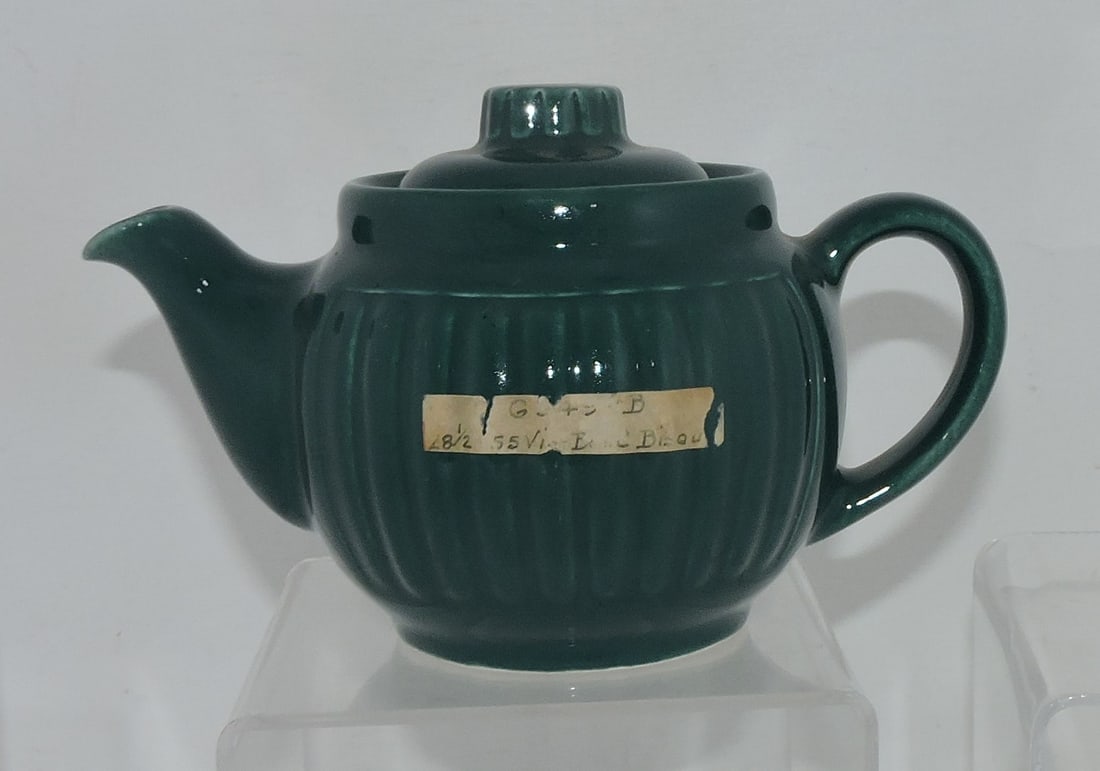 Hall China Everson Ribbed teapot, (1 of 1)