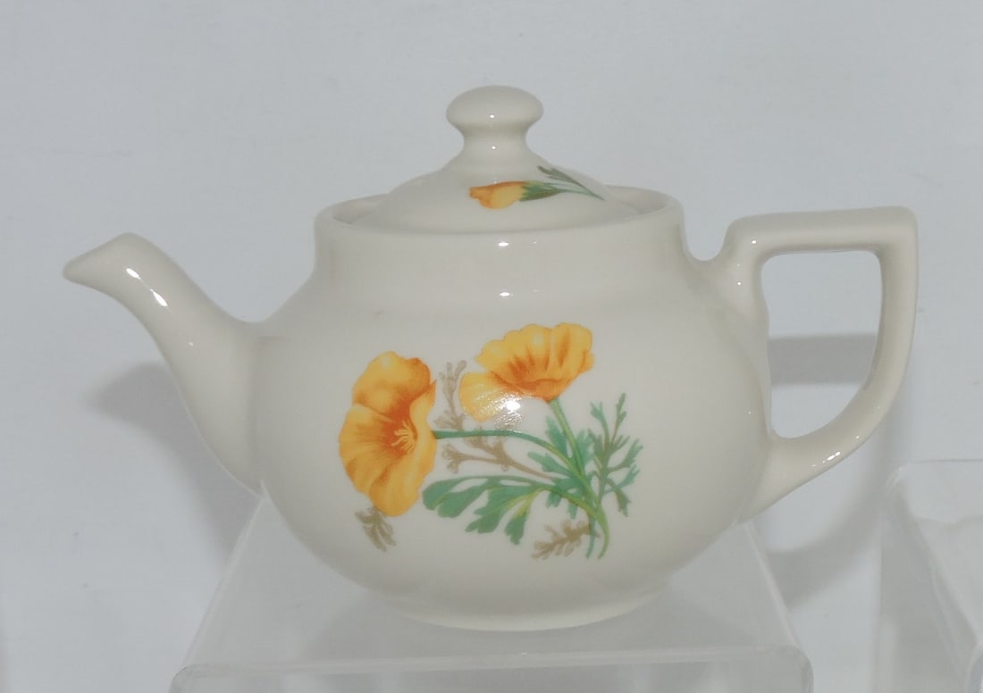 Hall China Boston teapot with poppy, (1 of 1)
