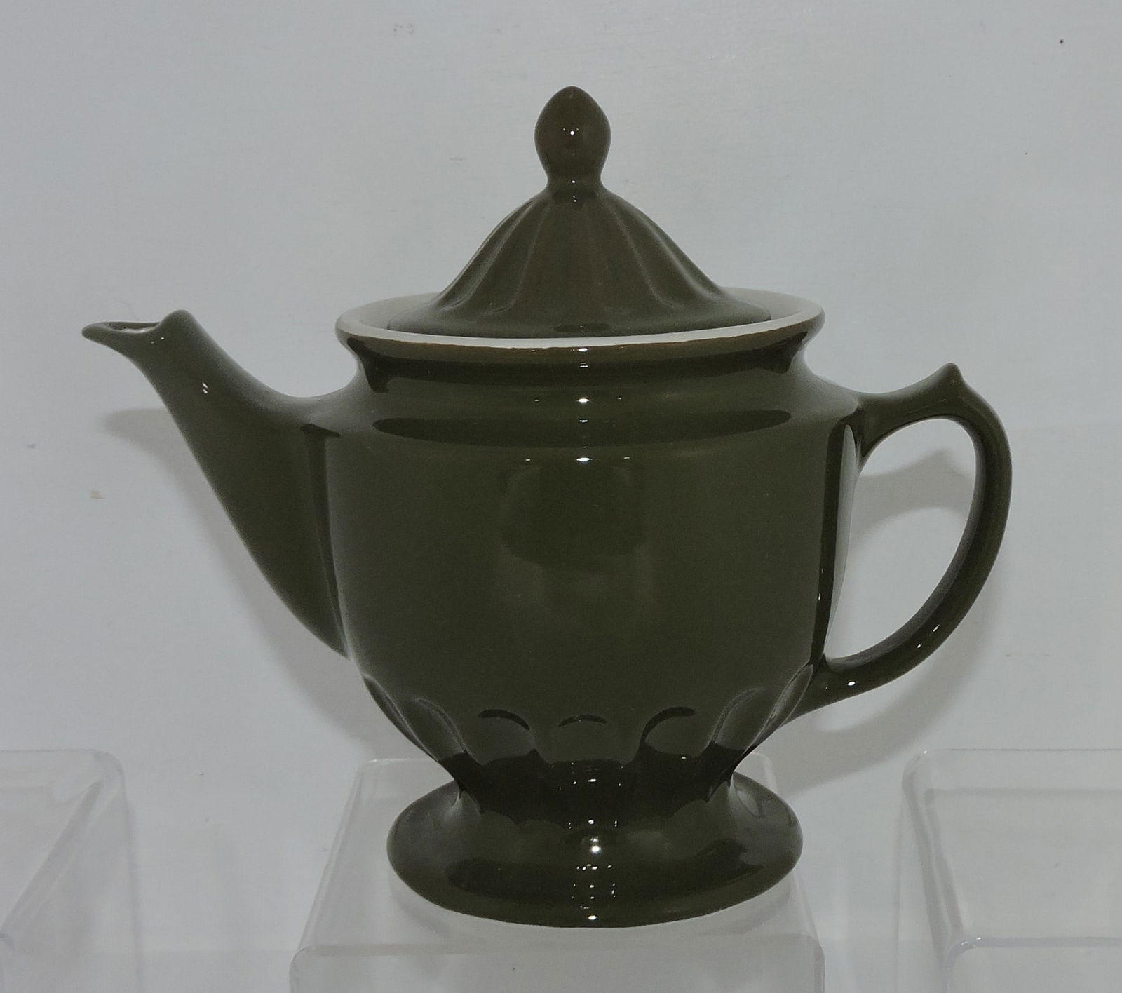 Hall China Centennial teapot (1 of 1)