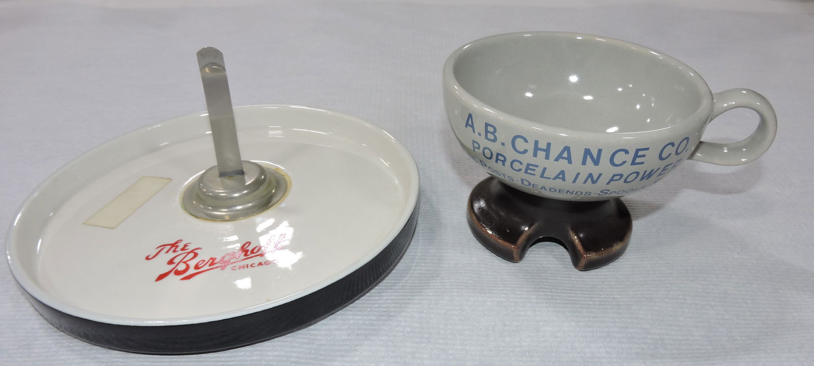 Hall China Berghoff Chicago menu holder (1 of 1)