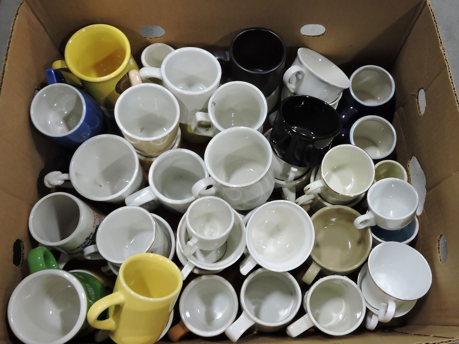 Hall China box of mugs & cups (1 of 1)