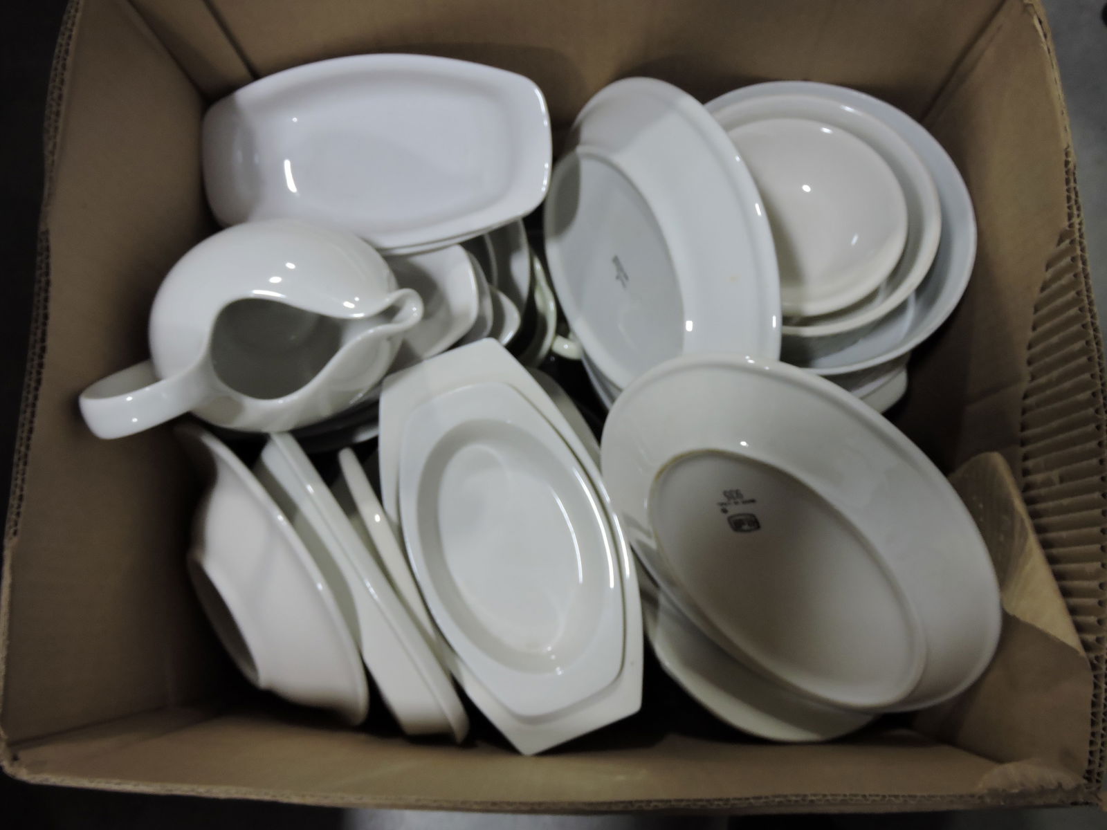 Hall China box of assorted wares (1 of 1)