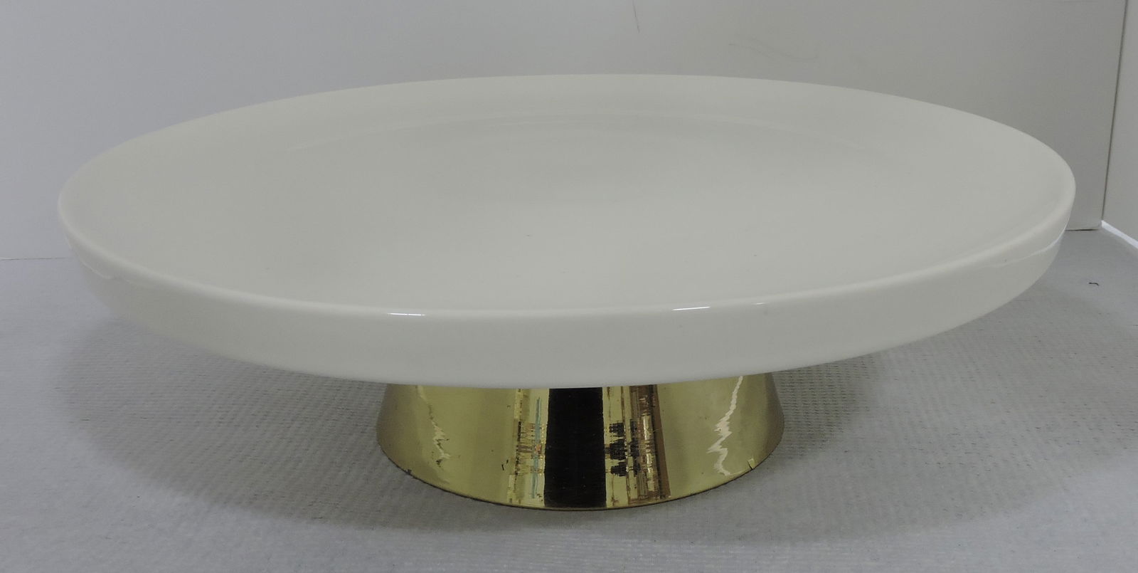 Hall China cake stand with metal base (1 of 1)