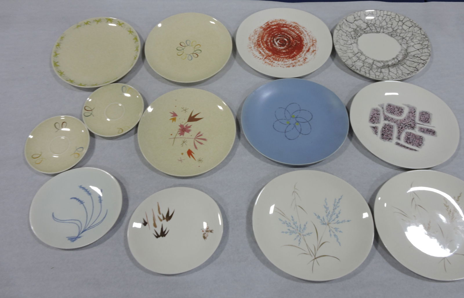 Hall China Eva Zeisel lot of 13 plates & (1 of 1)