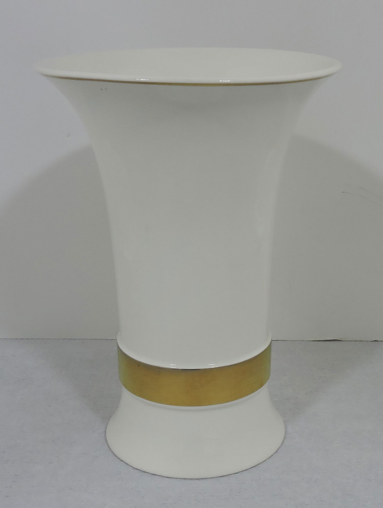 Hall China Ernest Sohn vase, 8" (1 of 1)