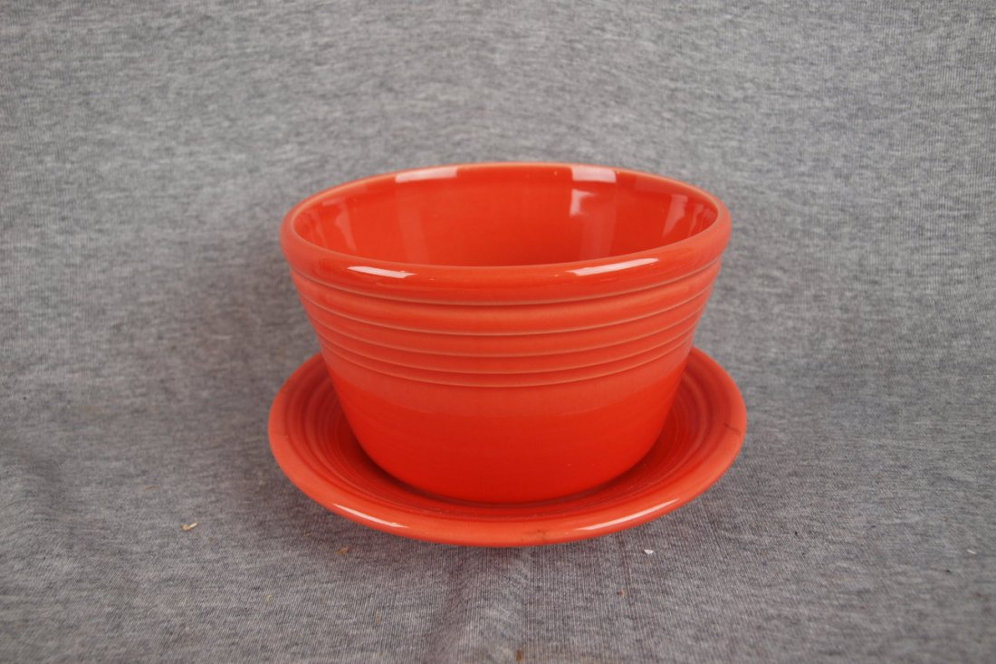 Fiesta persimmon flower pot and stand: Fiesta persimmon flower pot and stand