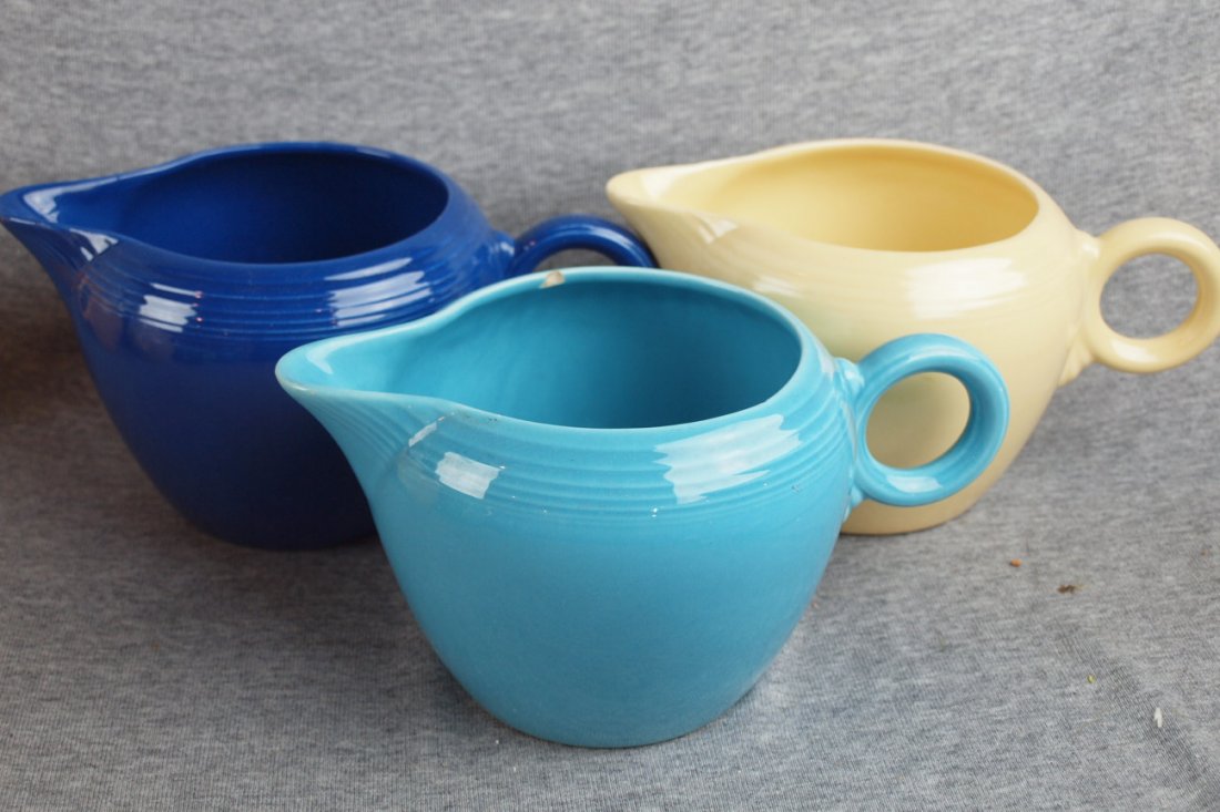 Fiesta two pint jug group - cobalt, ivory, turqu: Fiesta two pint jug group - cobalt, ivory, turquoise, nicks
