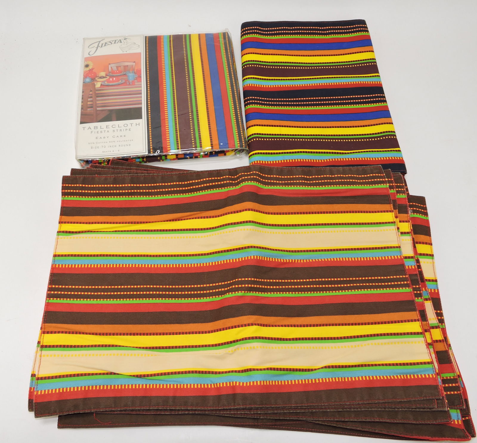 Fiesta Post 86 striped tablecloth, table (1 of 1)