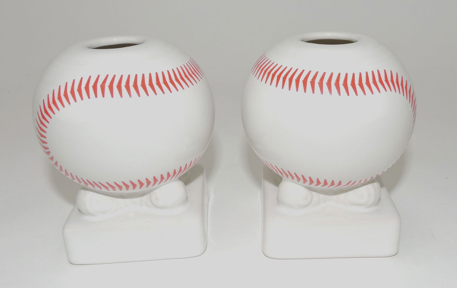 Fiesta Post 86 pair round candle sticks, (1 of 1)