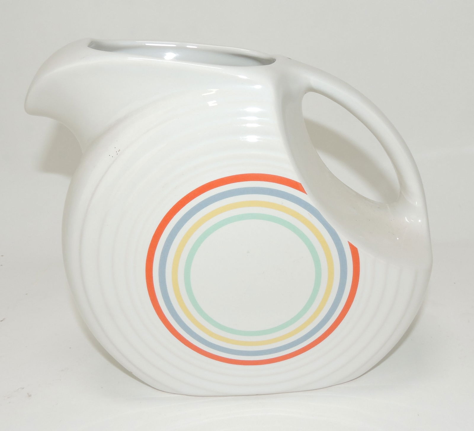 Fiesta Post 86 disc water pitcher, (1 of 1)