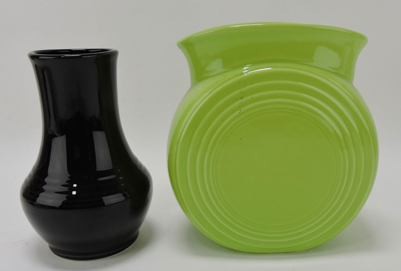 Fiesta Post 86 lot of 2 vases - black (1 of 1)