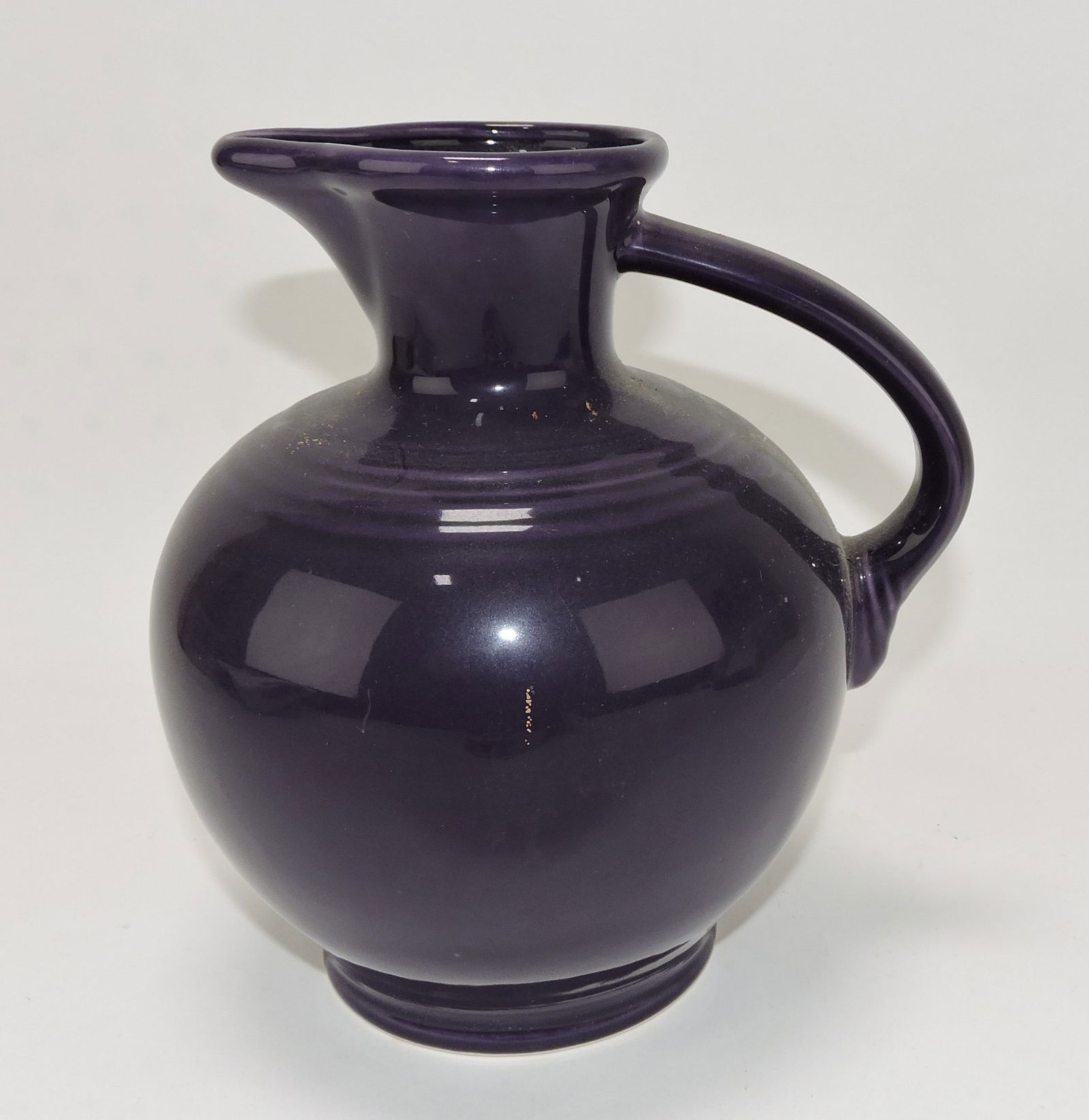Fiesta Post 86 carafe, plum (1 of 1)