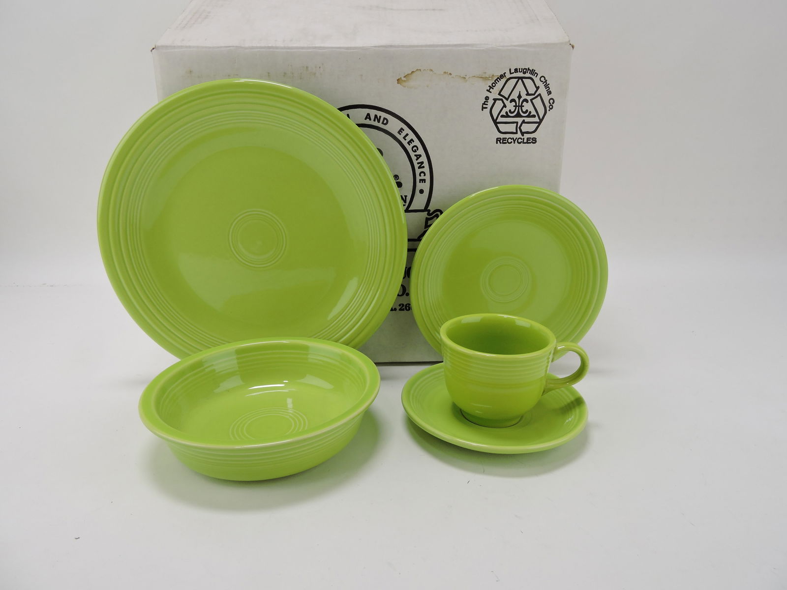 Fiesta Post 86 chartreuse set of 4 - 5 pc (1 of 1)