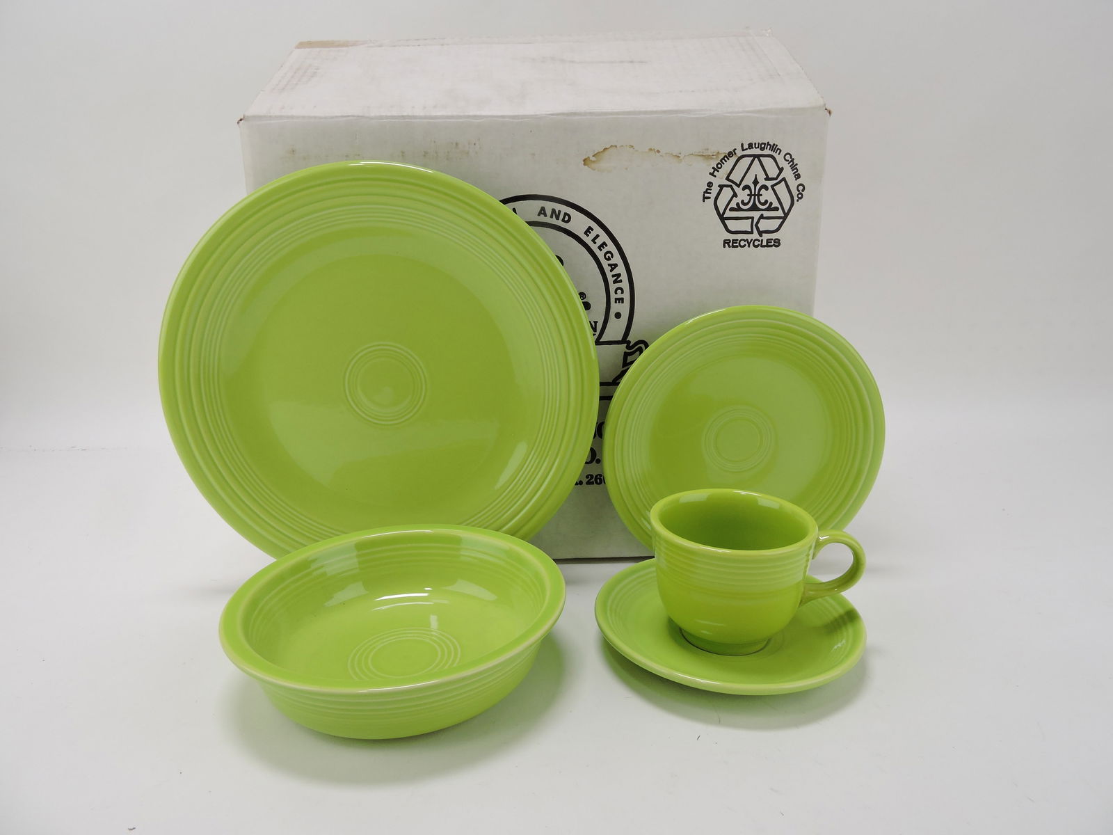 Fiesta Post 86 chartreuse set of 4 - 5 pc (1 of 1)