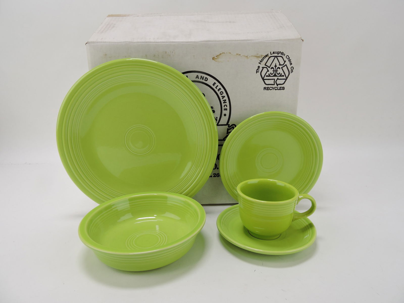 Fiesta Post 86 chartreuse set of 4 - 5 pc (1 of 1)