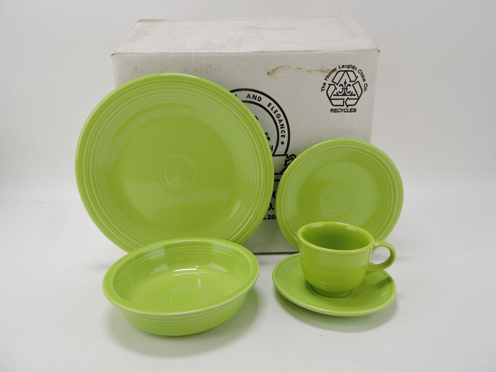 Fiesta Post 86 chartreuse set of 4 - 5 pc (1 of 1)