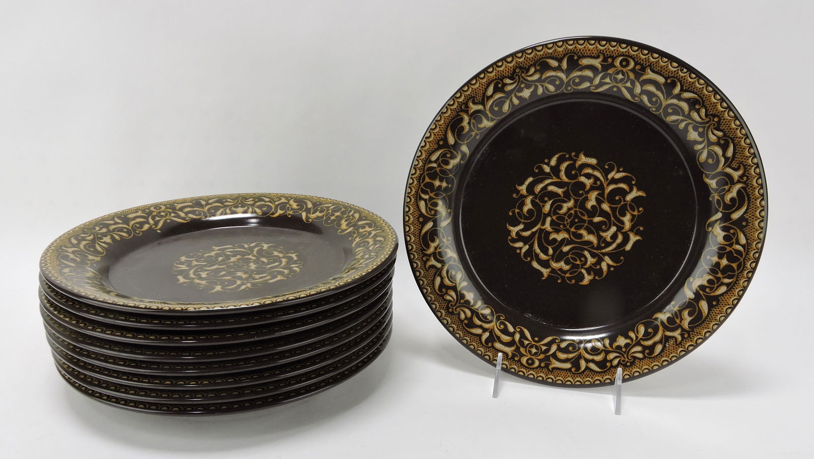 Franciscan lot of 9 - 10 1/2" plates (1 of 1)