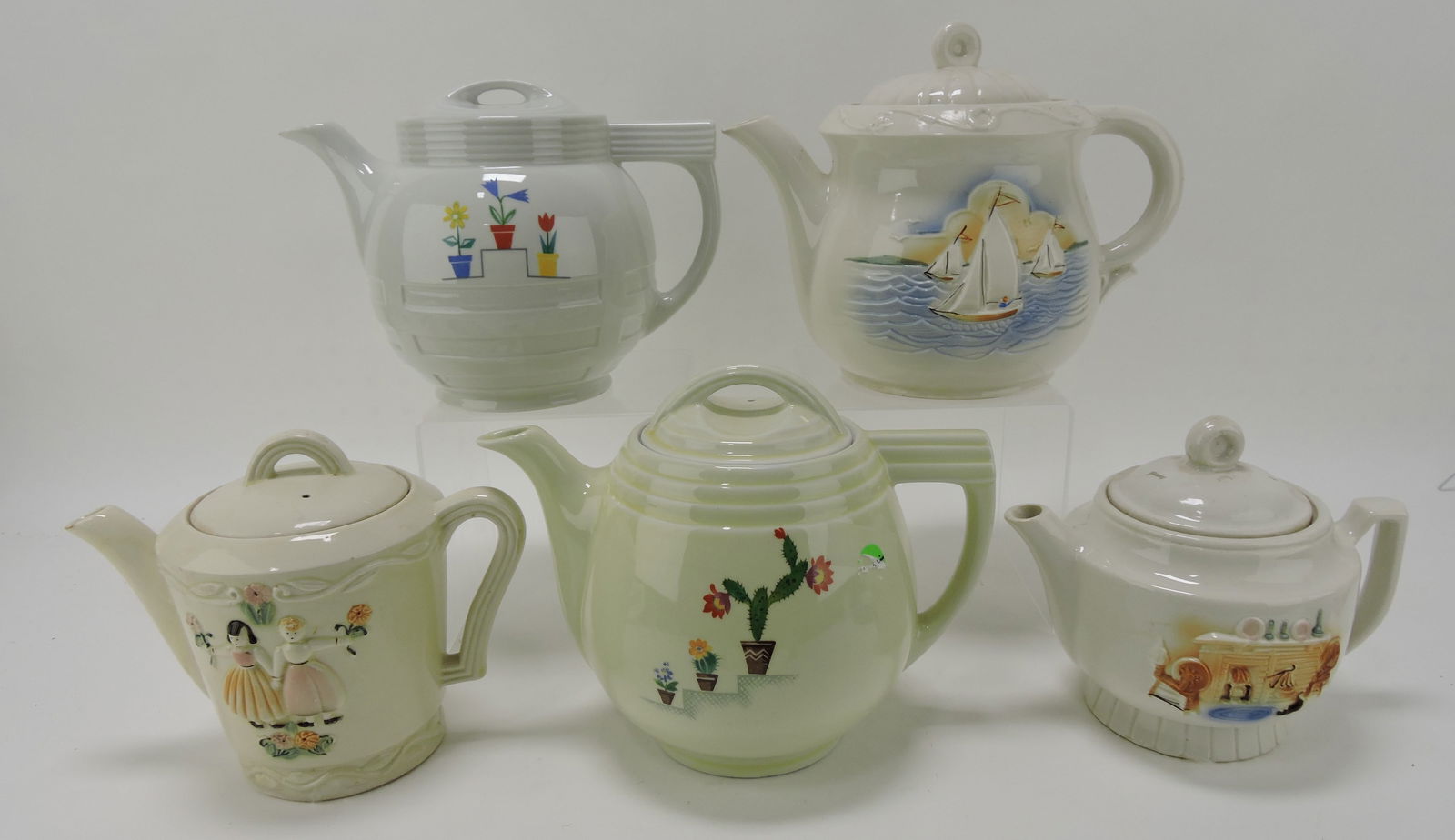 Lot of 5 teapots, Porcelier & others, (1 of 1)