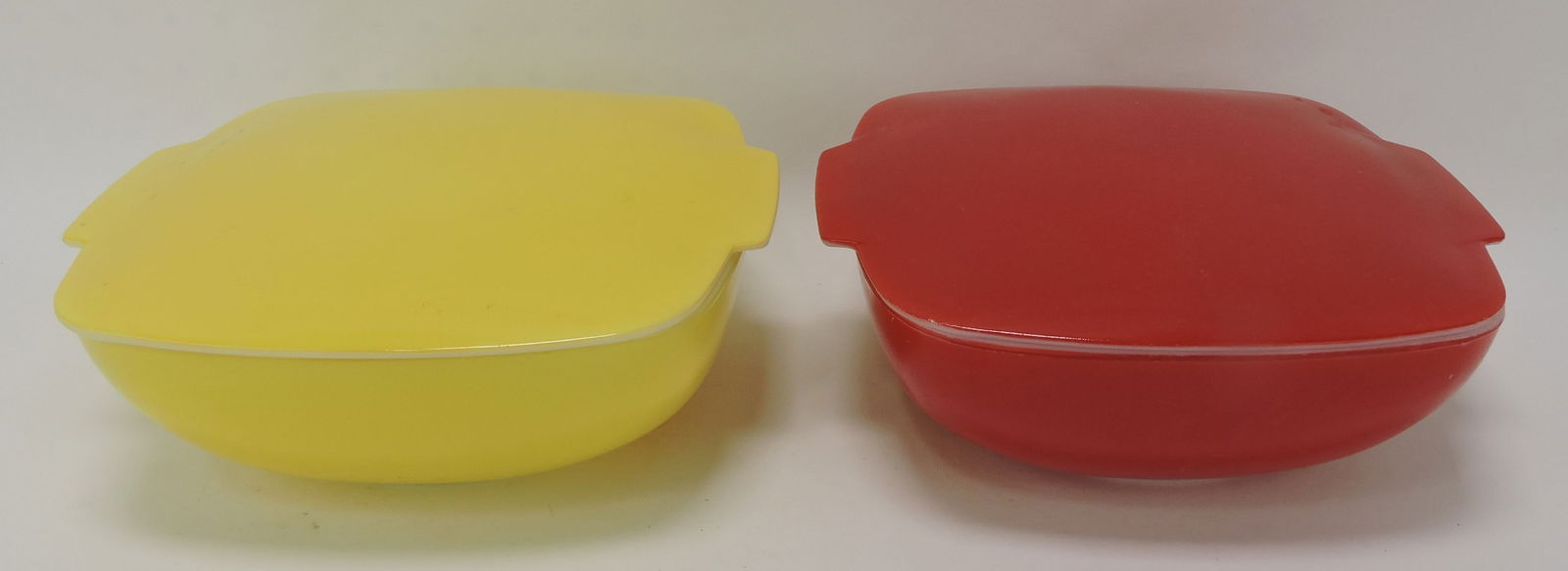 Pyrex lot of 2 square 2 1/2 qt casseroles (1 of 1)