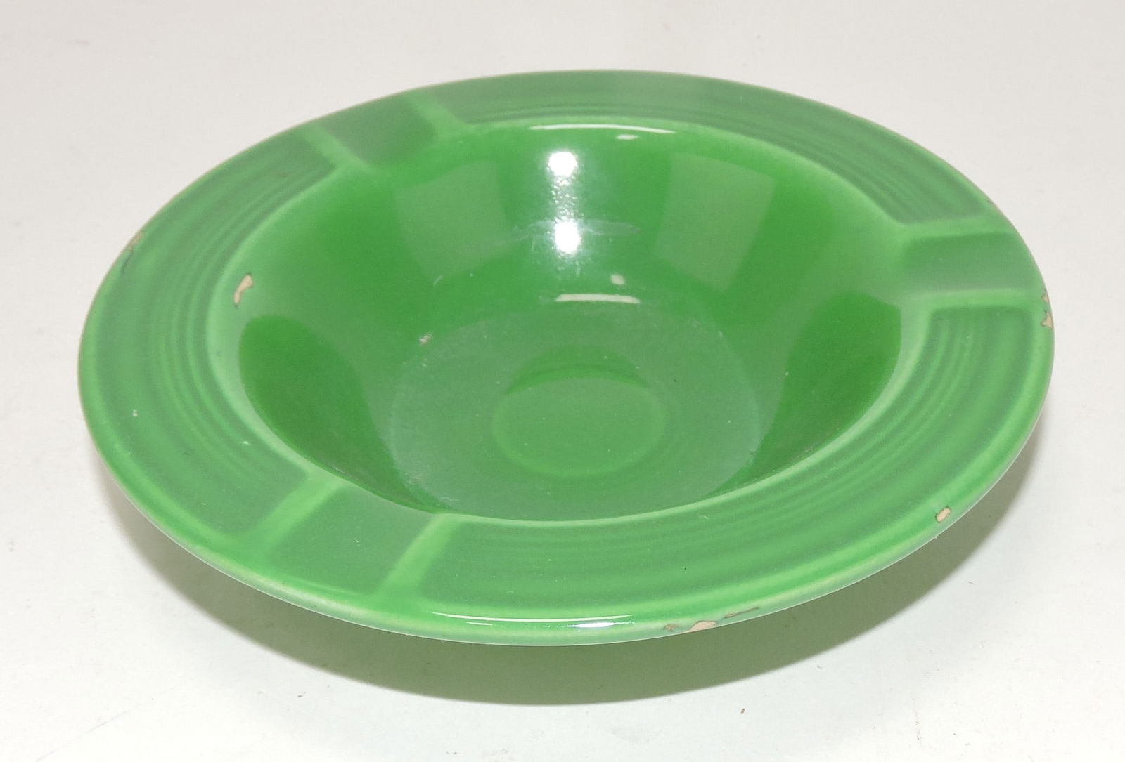 Fiesta ashtray, medium green, glaze (1 of 1)