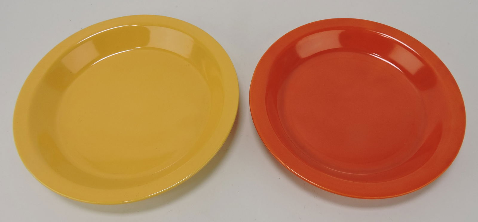 Fiesta Kitchen Kraft lot of 2 pie plates, (1 of 1)
