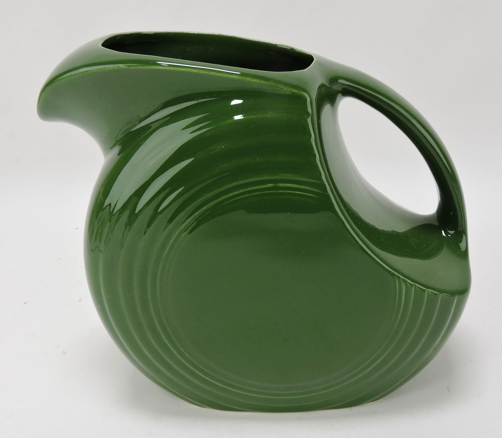 Fiesta disc water pitcher, dark green (1 of 1)
