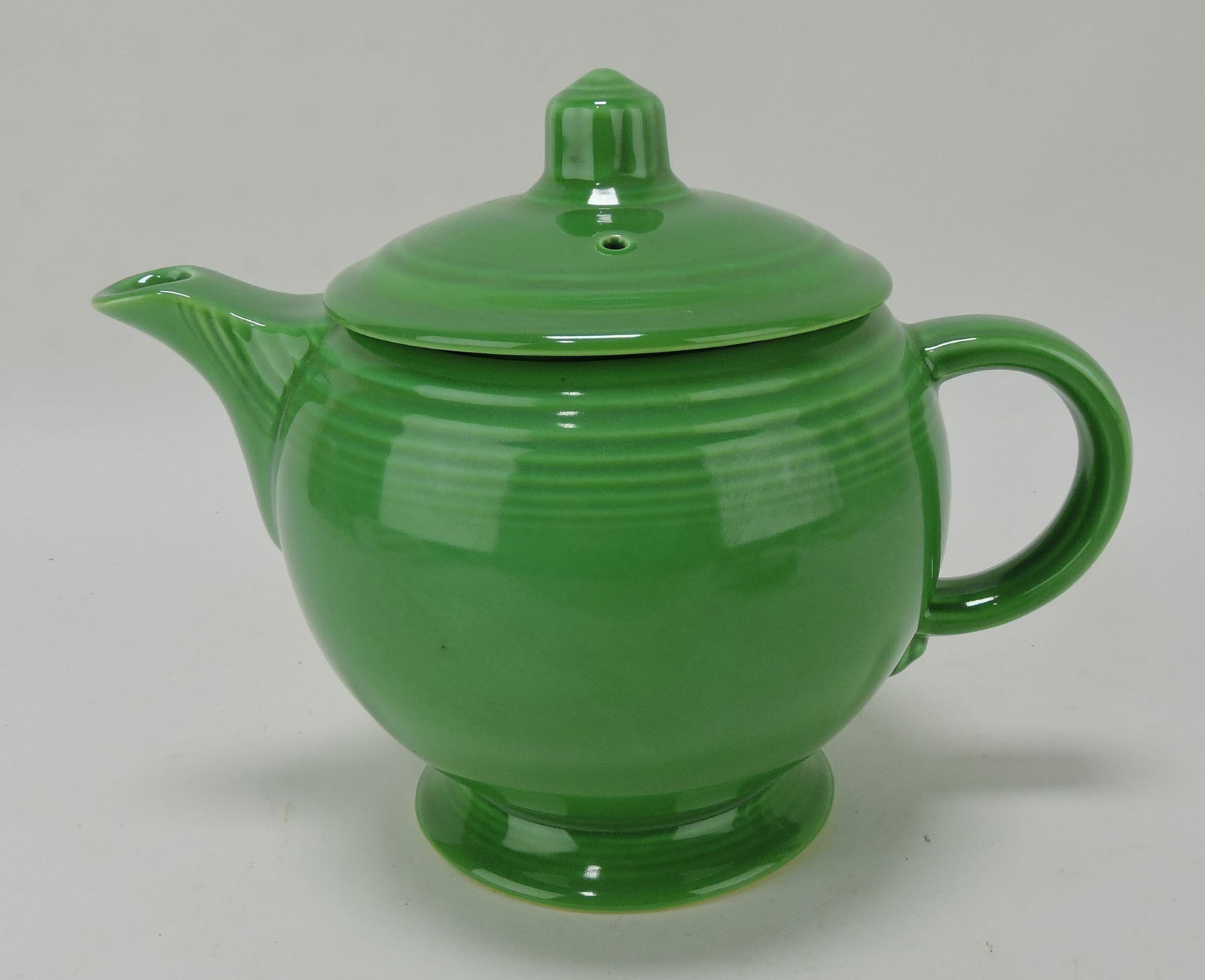 Fiesta teapot, medium green (1 of 1)