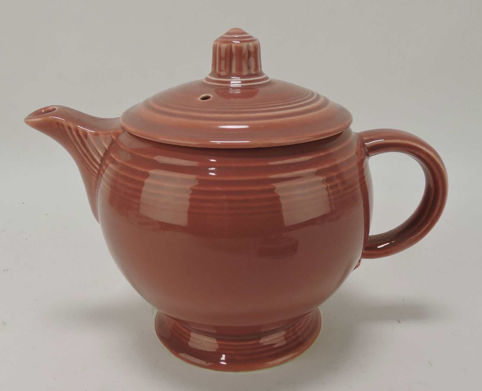 Fiesta teapot, rose (1 of 1)