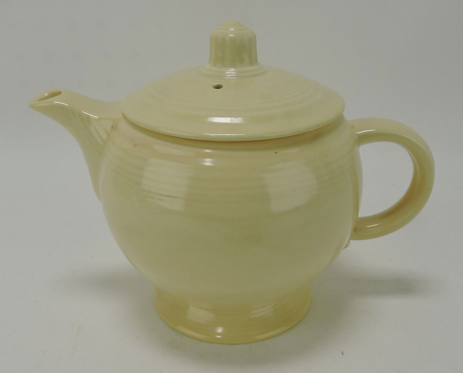 Fiesta medium teapot, ivory (1 of 1)