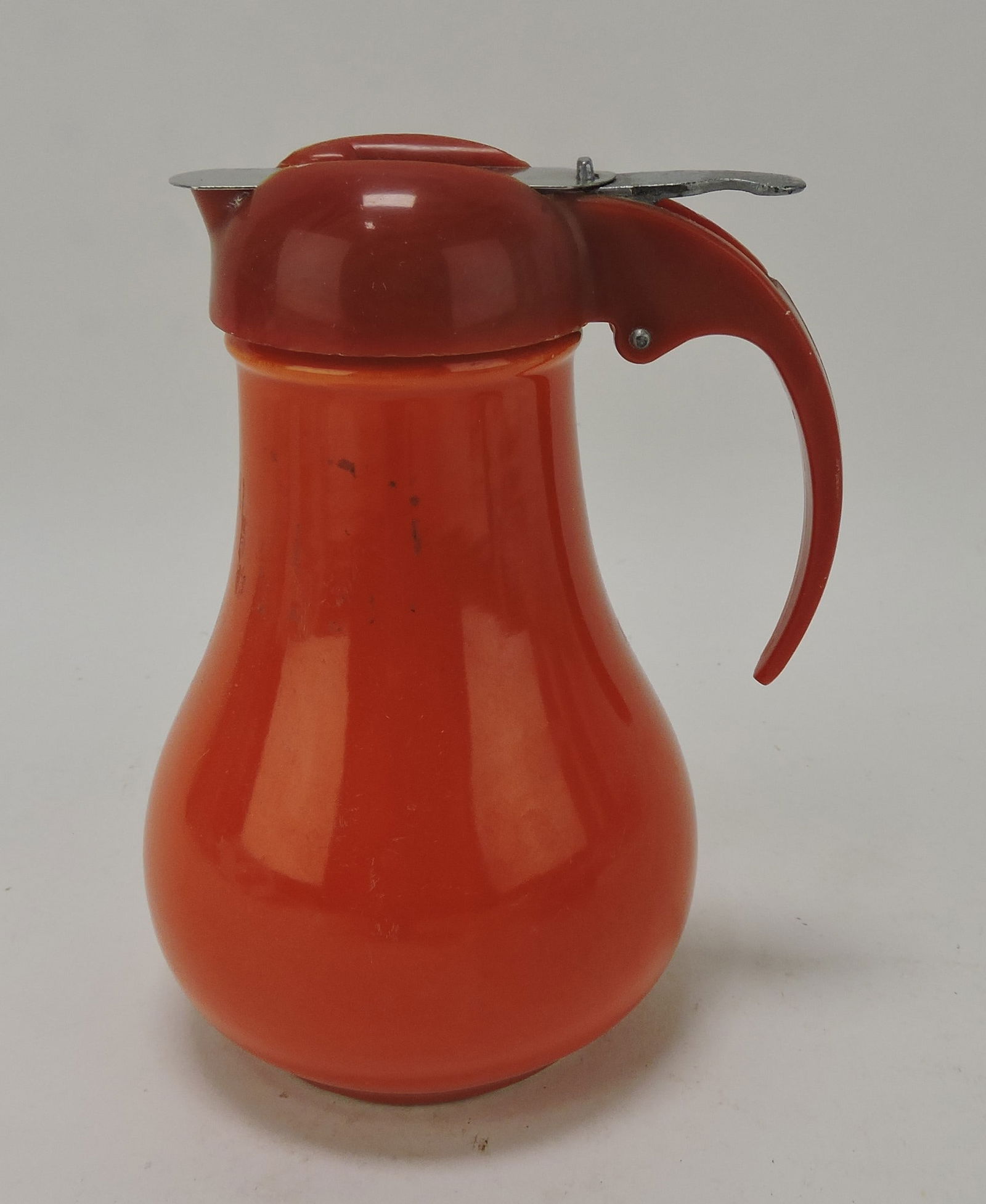 Fiesta syrup pitcher, red (1 of 1)