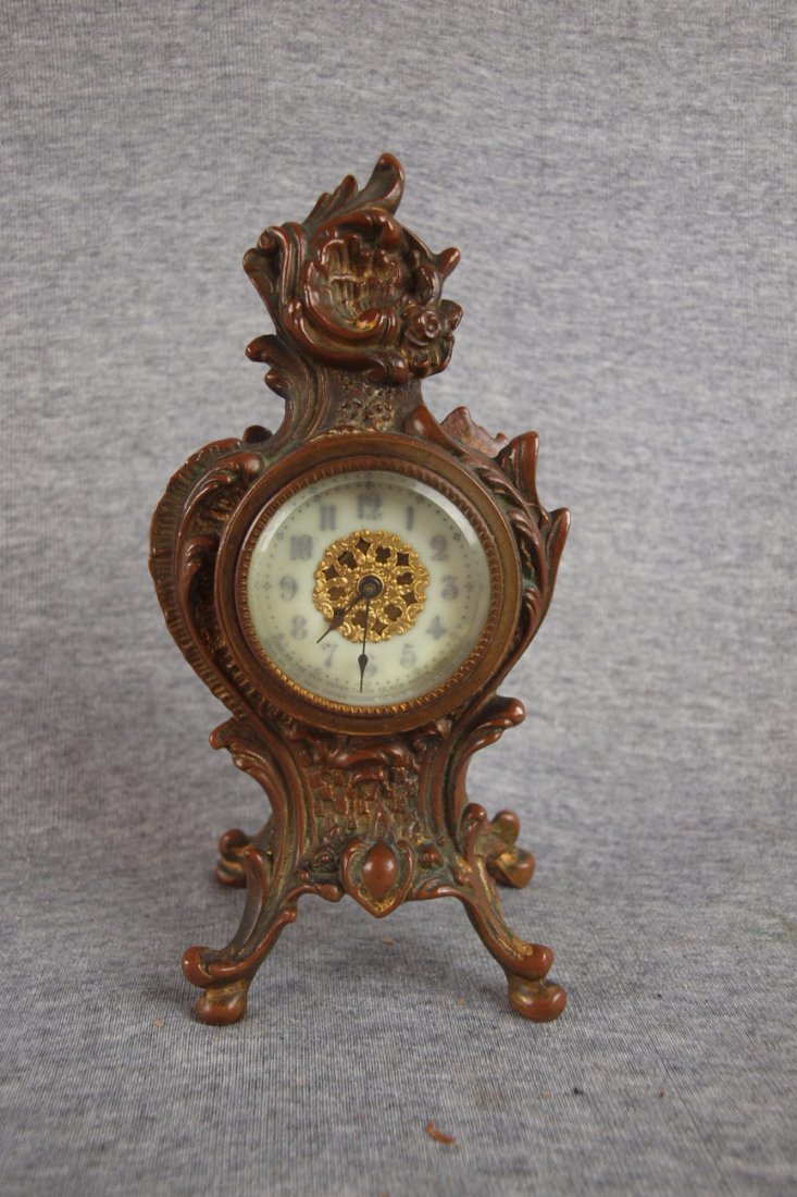 New Haven novelty clock, 8" : New Haven novelty clock, 8"