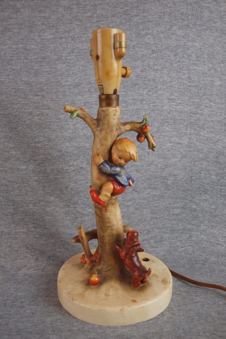 Hummel lamp with full bee, repair to stem : Hummel lamp with full bee, repair to stem