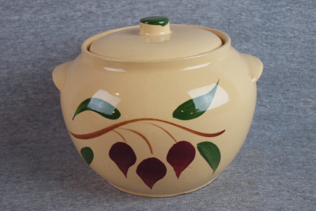 Watt Pottery Teardrop bean pot #76: Watt Pottery Teardrop bean pot #76