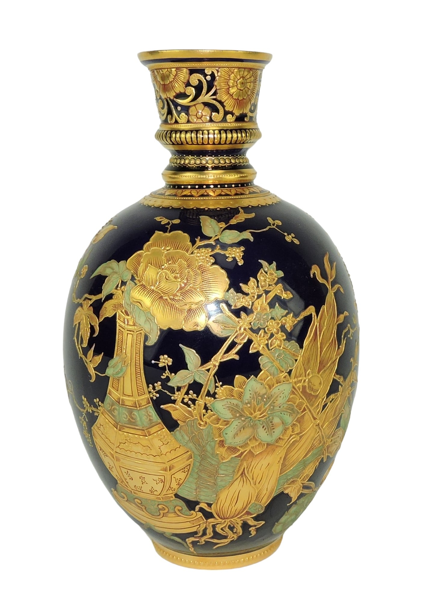 Royal Crown Derby Porcelain Aesthetic (1 of 3)