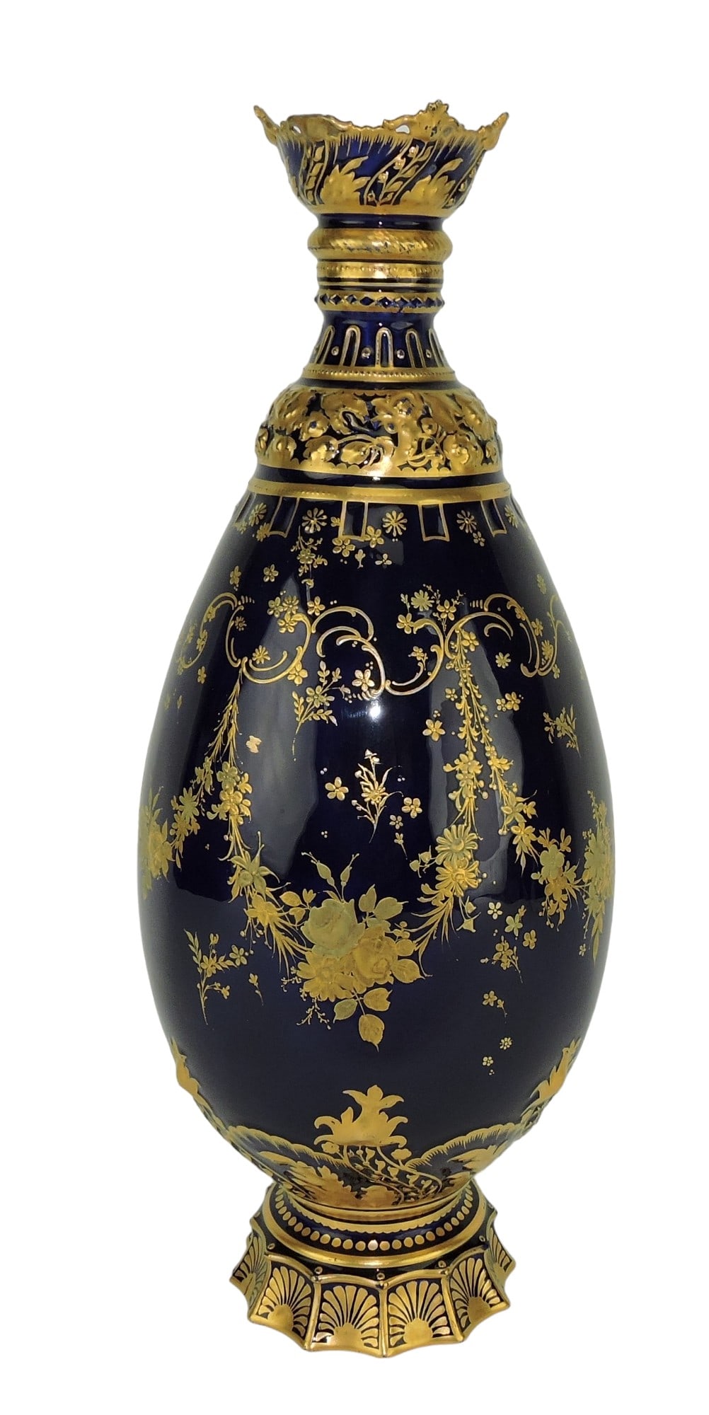 Royal Crown Derby Porcelain Gilded (1 of 3)