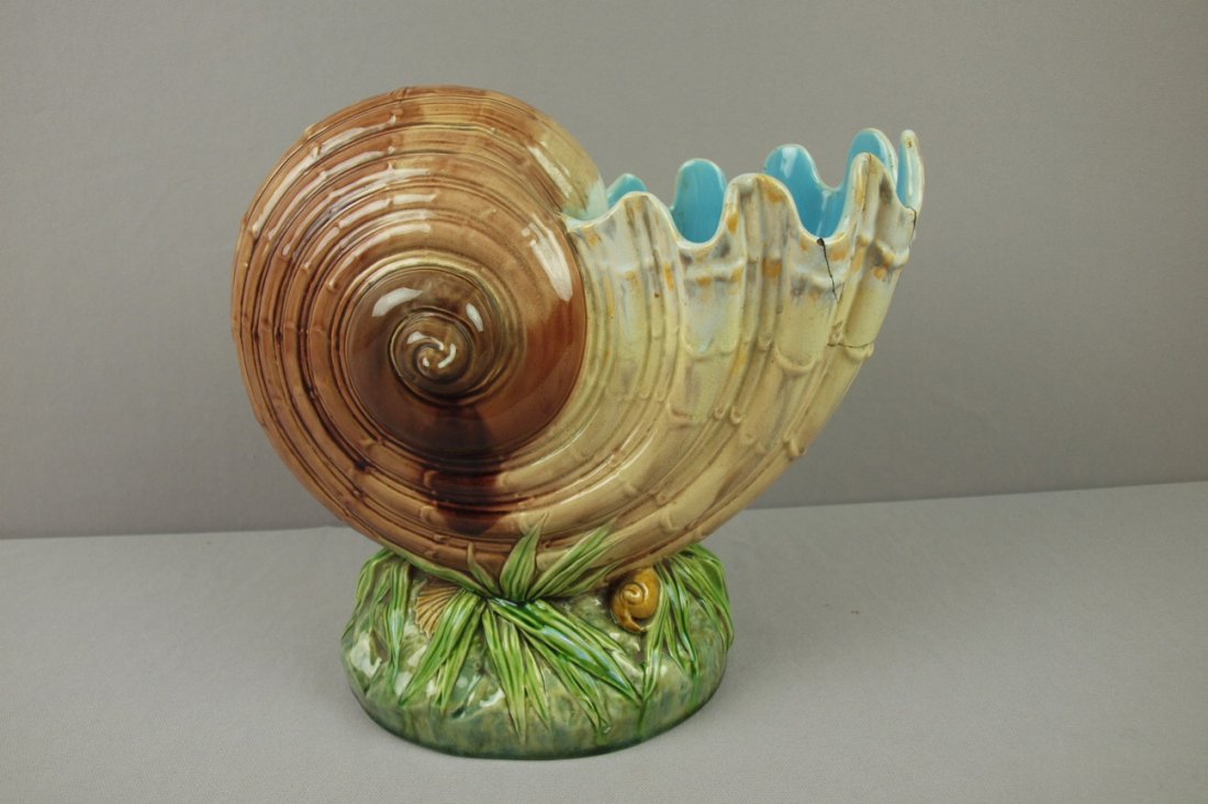 MINTON majolica shell table center, 11", old repai: MINTON majolica shell table center, 11", old repair