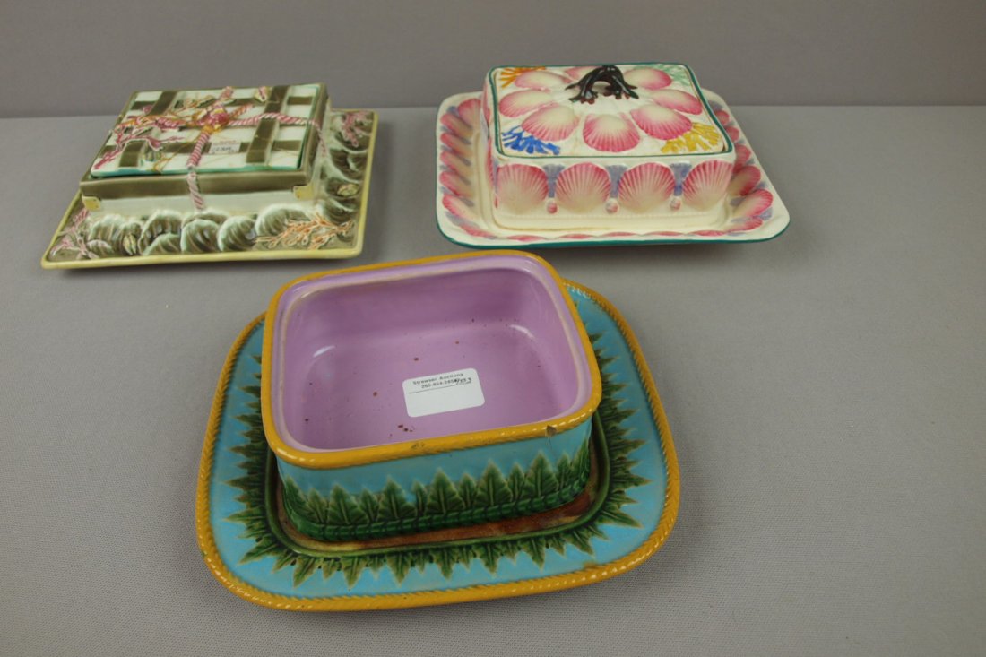 Majolica lot of 3 sardine boxes with damage, Georg: Majolica lot of 3 sardine boxes with damage, George Jones and Wedgwood