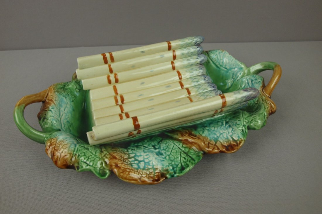 French majolica asparagus cradle, rim nicks : French majolica asparagus cradle, rim nicks
