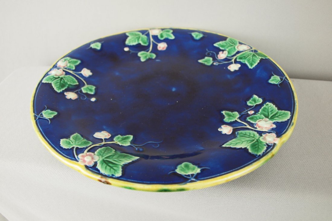 Majolica cobalt low floral cake stand, 9 3/4"d : Majolica cobalt low floral cake stand, 9 3/4"d
