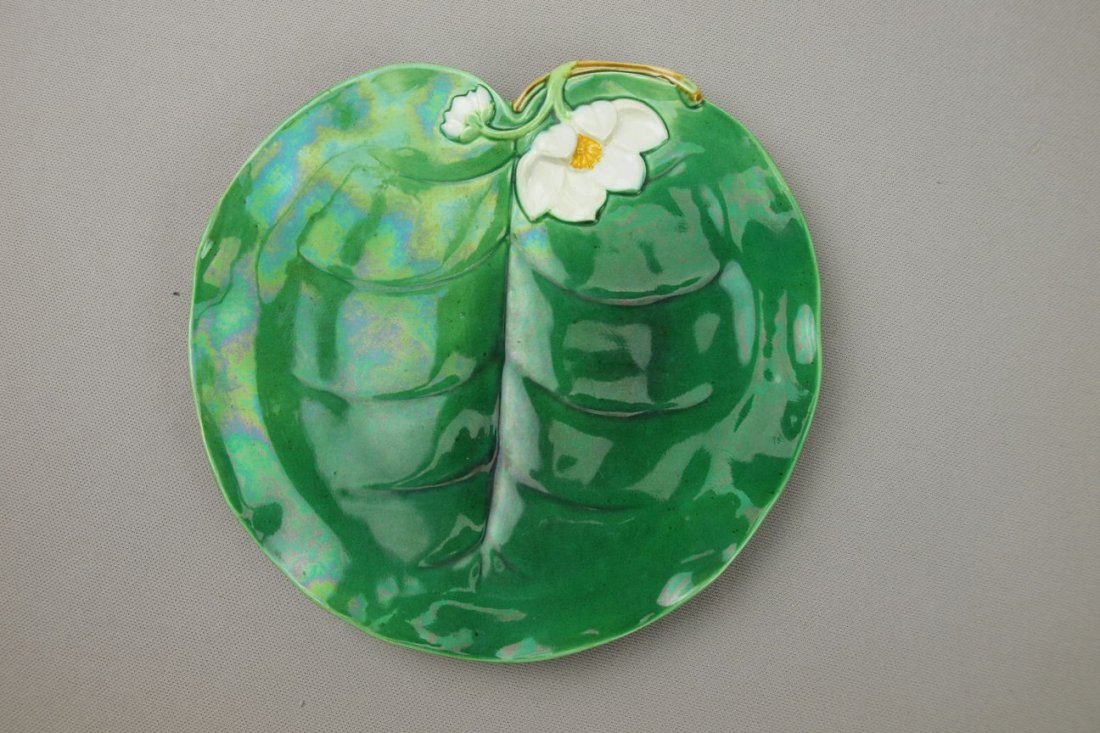 GEORGE JONES majolica pond lily leaf and floral p: GEORGE JONES majolica pond lily leaf and floral plate, 8 1/4"